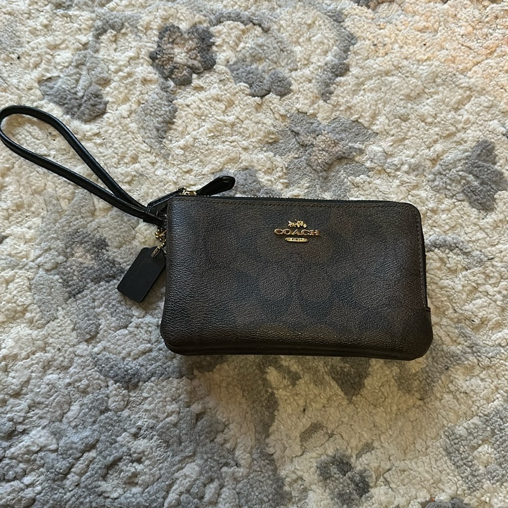 Coach double zip wristlet- perfect condition